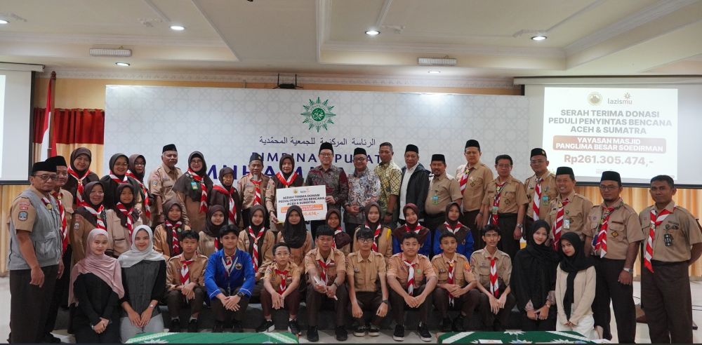 Yayasan Masjid PB Soedirman dan Lazismu Ajak Siswa Peduli Penyintas Bencana Sumatera